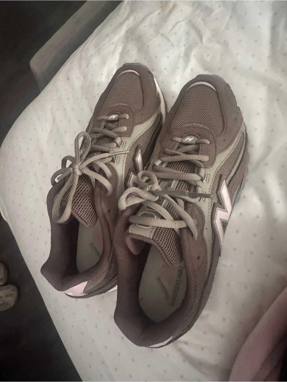 New Balance Women's Brown and Pink Athletic Sneakers